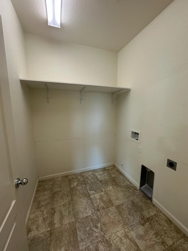 Building Photo - 5448 E Laurite Ave