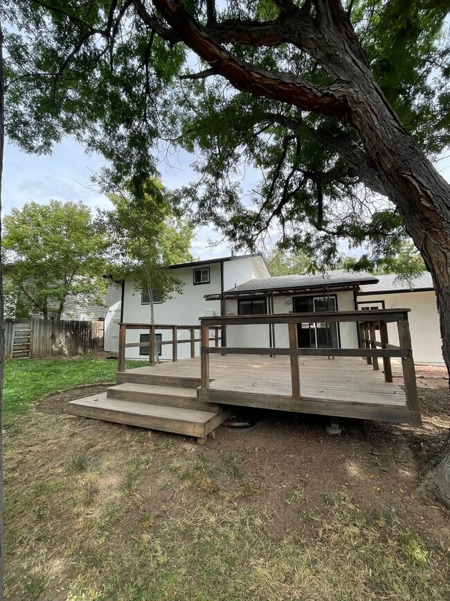 Building Photo - Centaur Village 3 Bedroom/2 Bath Newly Upd...