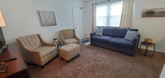 Building Photo - Short term furnished rental