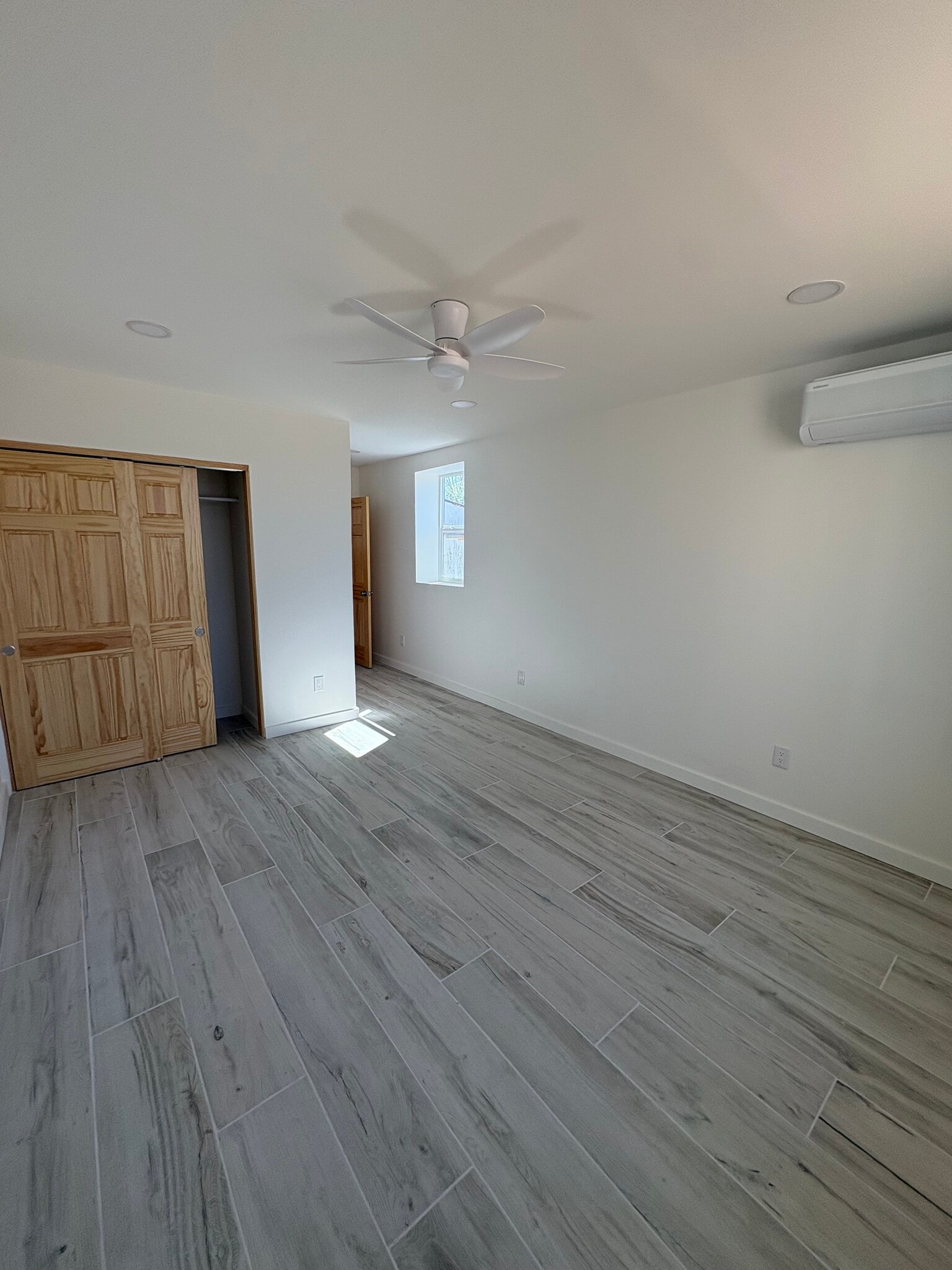 Building Photo - 1709 Espinacitas St
