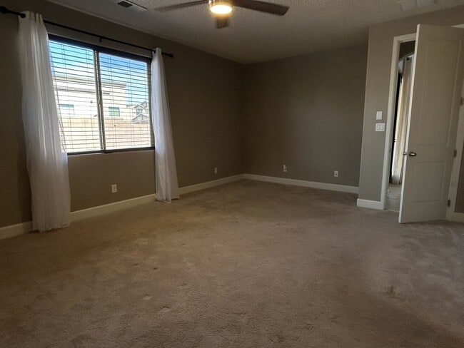 Building Photo - 7115 Vista Terraza Dr NW