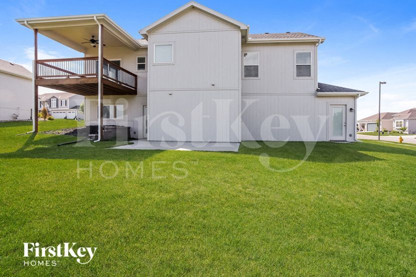 Building Photo - 13810 NW 73rd St