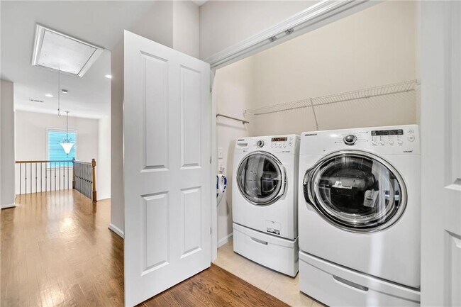 Building Photo - 3676 Brookhaven Manor Crossing NE