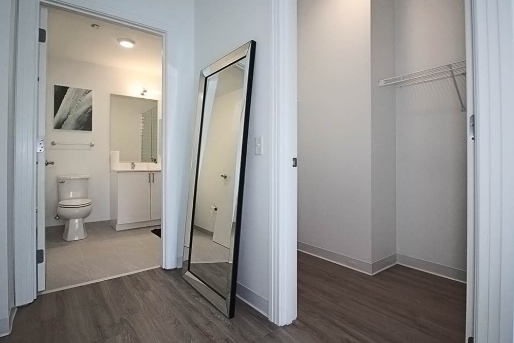 Building Photo - 799 W Van Buren St