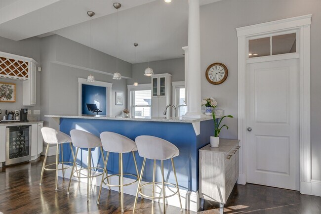 Building Photo - 41 Farragut Rd