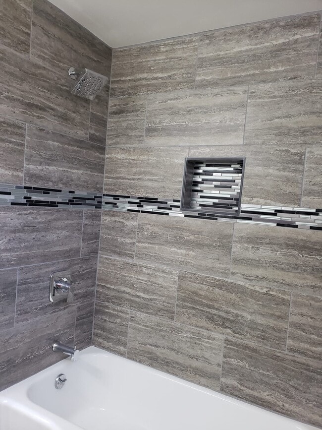 Building Photo - 1907 Clover Way