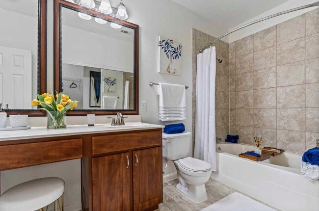 Building Photo - Open, Light, Inviting