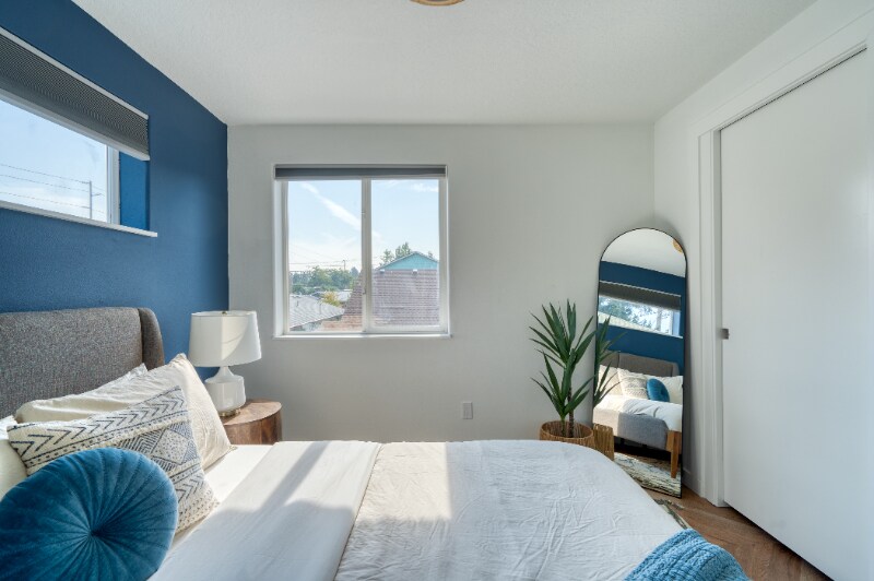 Building Photo - 5222 SE Holgate Blvd