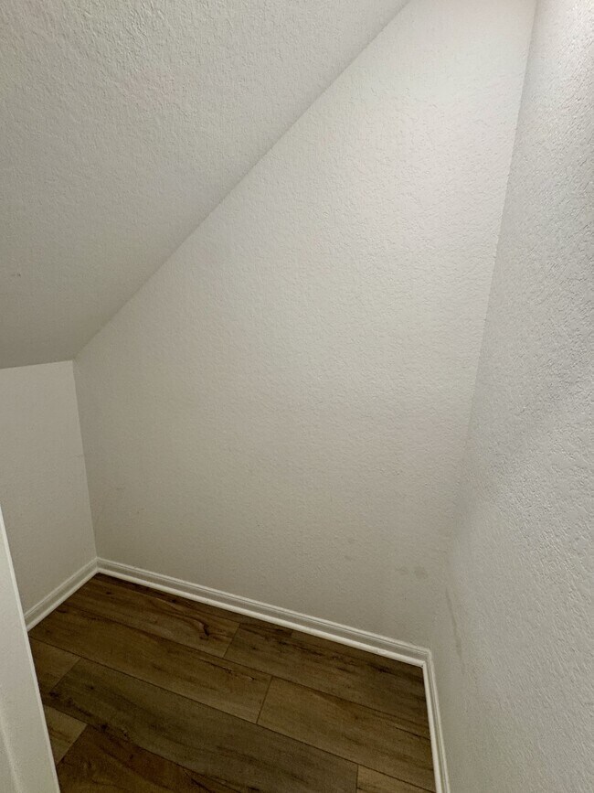Building Photo - 10818 Emerick St