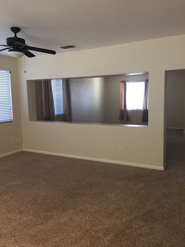 Building Photo - Avail 6/27 - Single level Rocklin home wit...