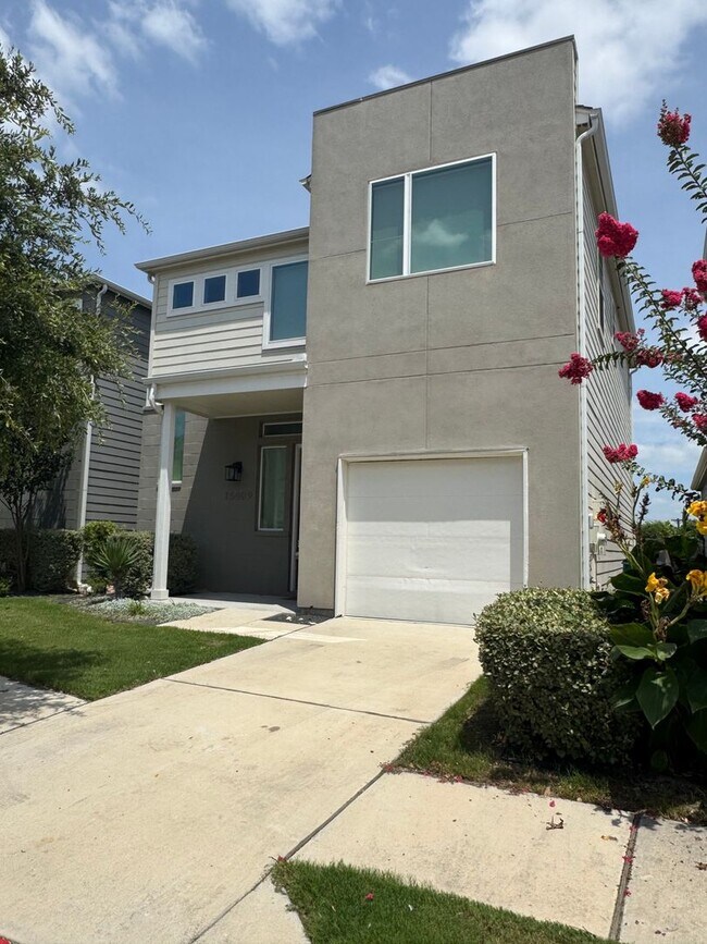 Building Photo - 15009 Casbah Dr