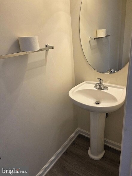 Building Photo - 612 Pendleton Ln