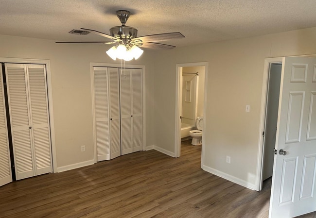 Building Photo - 2 Bed 2.5 Bath