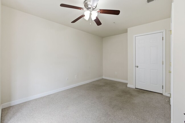 Building Photo - Lovely 3 BR/2.5 BA Townhome in Camp Springs!