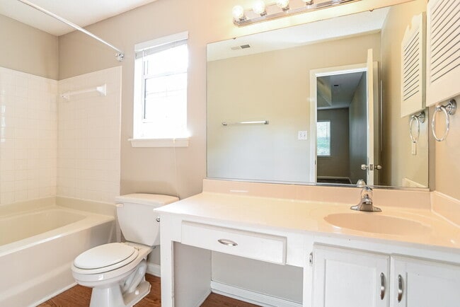 Building Photo - 8129 Vermilion Dr