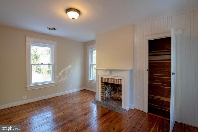 Building Photo - 401 Henry Clay St