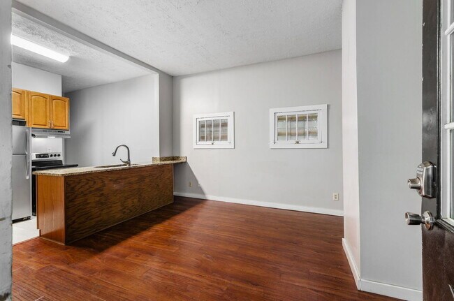 Building Photo - 1518 Worthington St