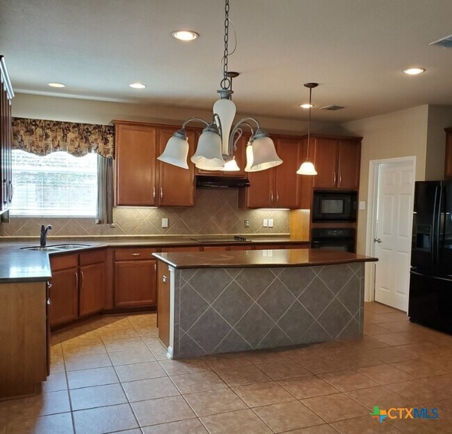 Building Photo - 310 Royal Troon Dr
