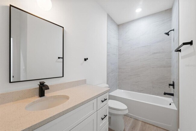 Building Photo - 746 Marion Oaks Manor