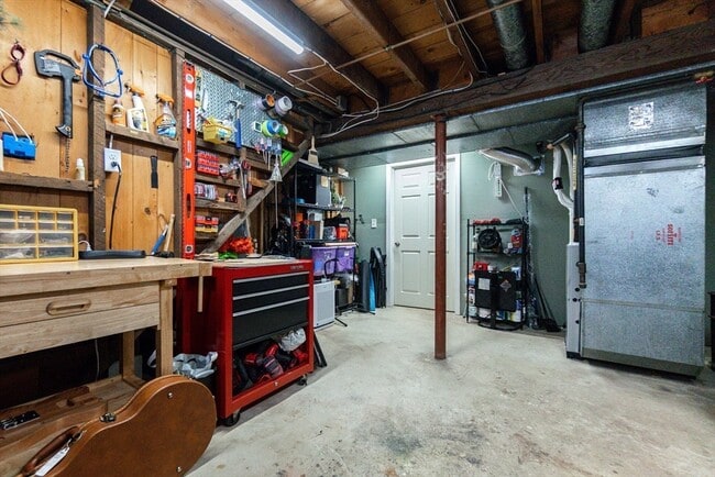 Building Photo - 73 Winfield St