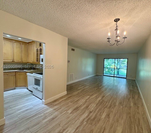 Building Photo - 3105 Oakland Shores Dr