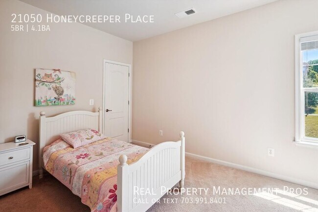 Building Photo - 21050 Honeycreeper Pl