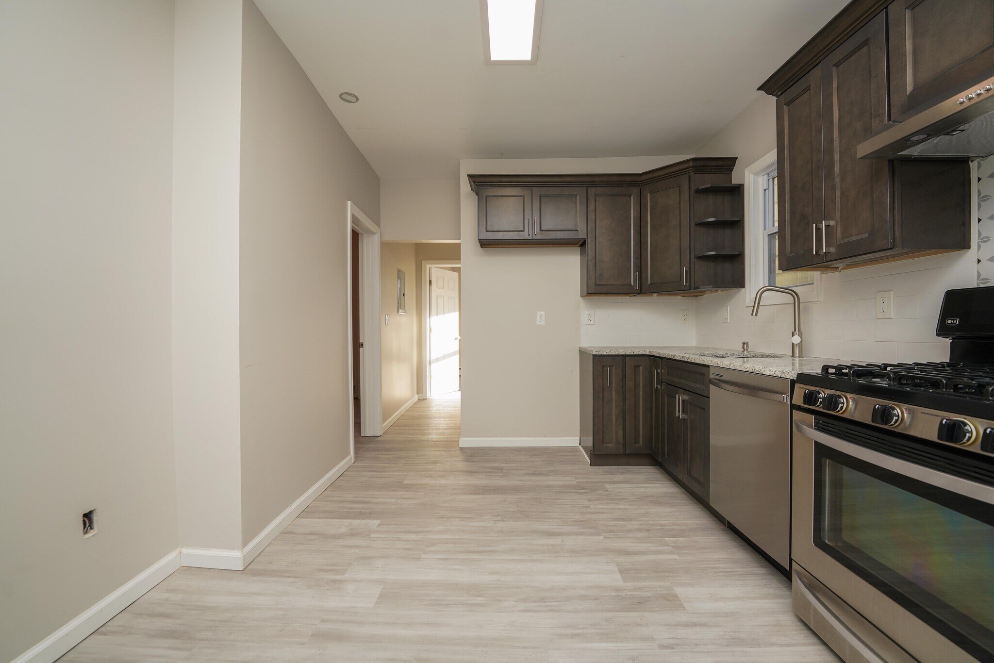 Building Photo - 104 Cambridge Ave