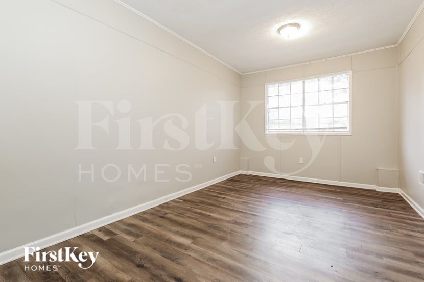 Building Photo - 6989 Adel Ln