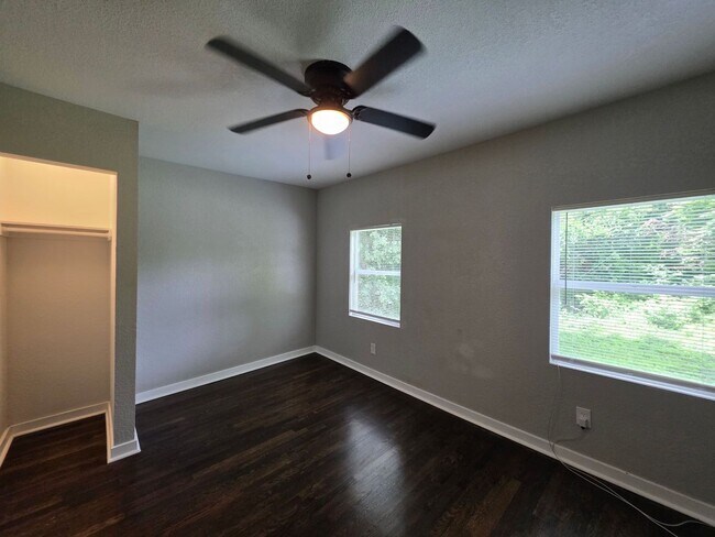 Building Photo - Spacious 4-Bedroom, 2.5-Bath Home with Hardwood Floors