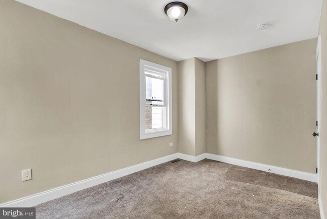 Building Photo - 2369 Canby St