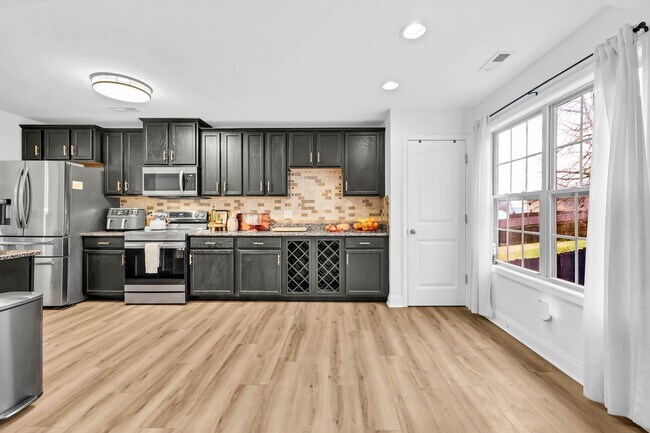 Building Photo - 1838 Patricia Dr