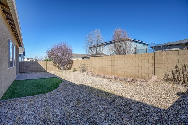 Building Photo - 3 bed 2 bath home in Quailwood!