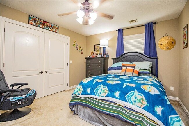 Building Photo - 1706 NW Autumn Ave