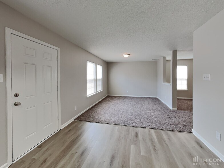 Building Photo - 2279 Westmere Dr