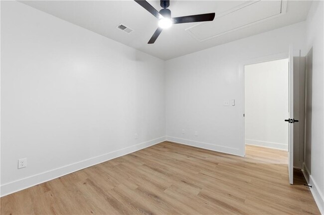 Building Photo - 320 Shoal Creek Rd
