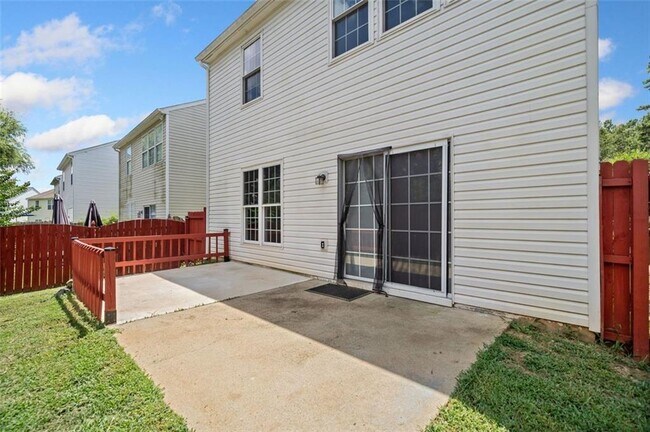 Building Photo - 1636 Heyford Cir NW