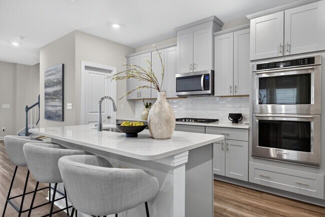 Building Photo - 314 Hyssop Ct