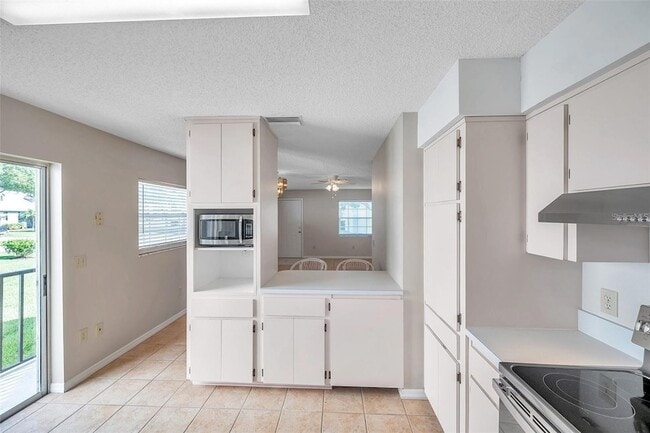 Building Photo - 6632 Hickorywood Ln