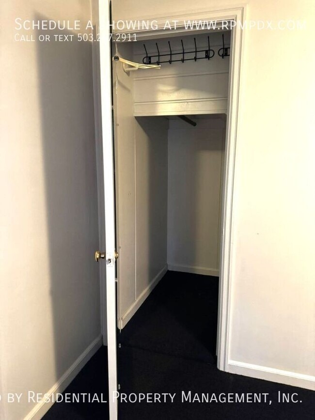 Building Photo - 1938 SW Edgewood Rd