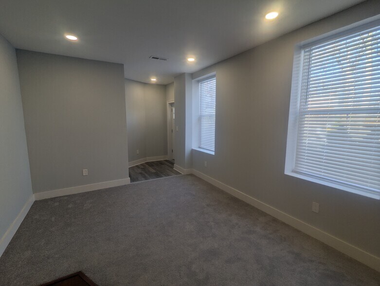 Building Photo - 35 Clinton Ave