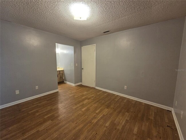 Building Photo - 3761 NE 41st St