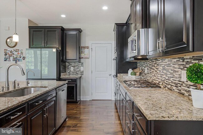 Building Photo - 22507 Bowens Wharf Pl