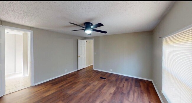 Building Photo - 124 Sevarge Ln