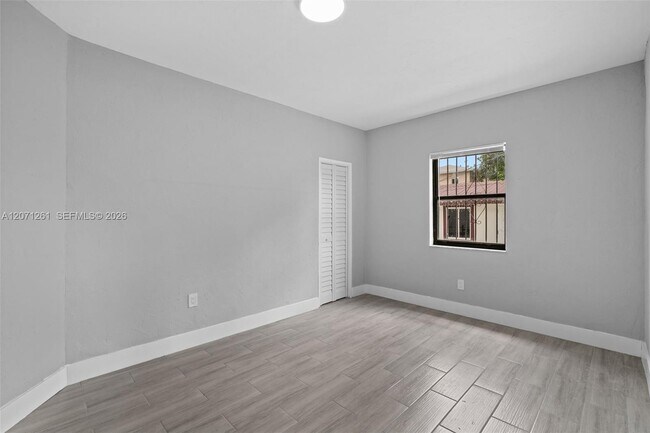 Building Photo - 1227 NW 27th St
