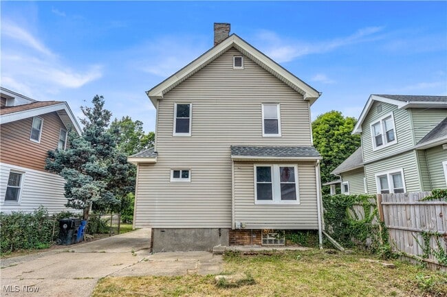 Building Photo - 3195 W 114th St
