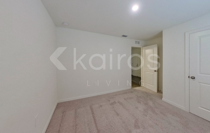 Building Photo - 3417 74th St W