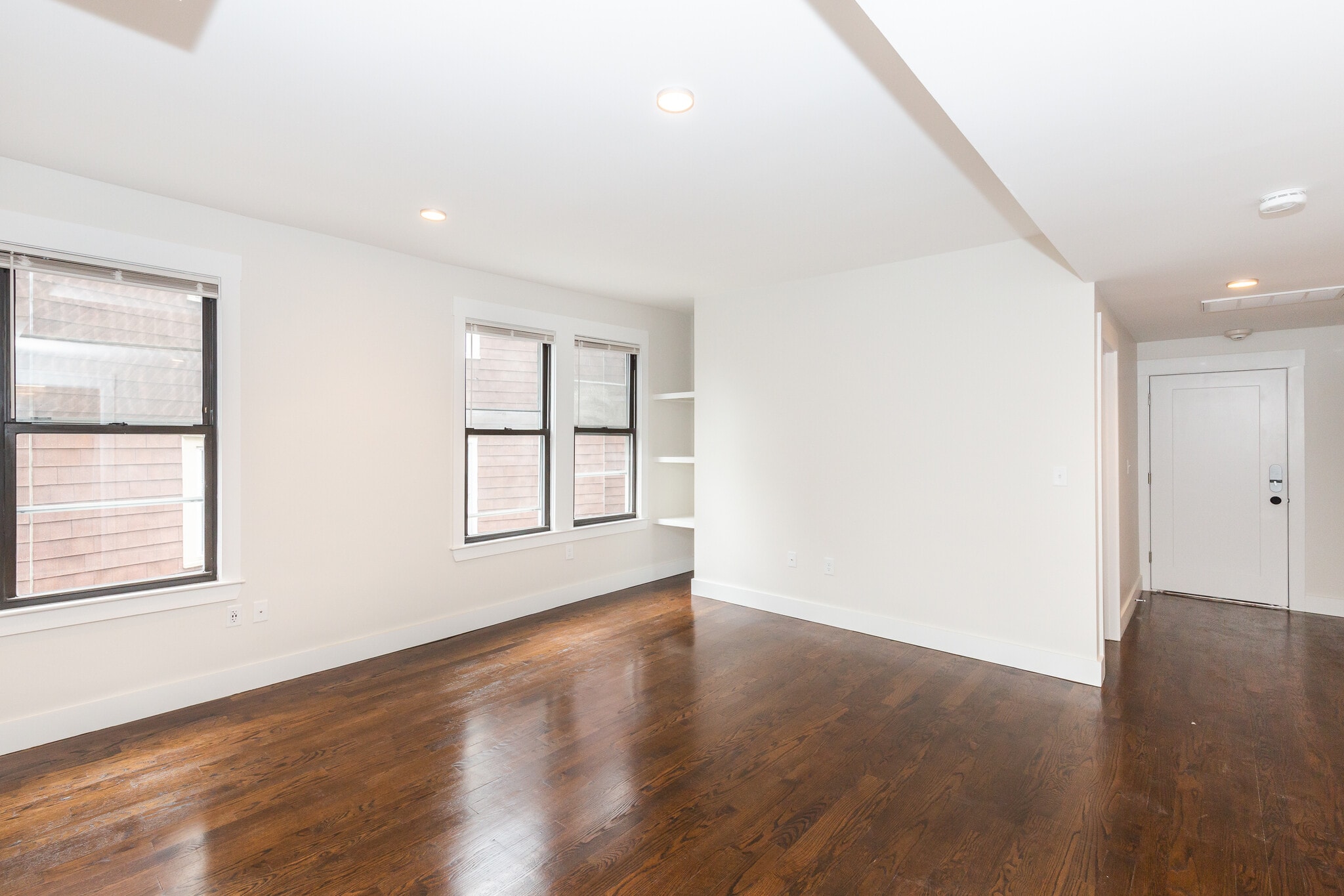 Building Photo - 20 Clary St