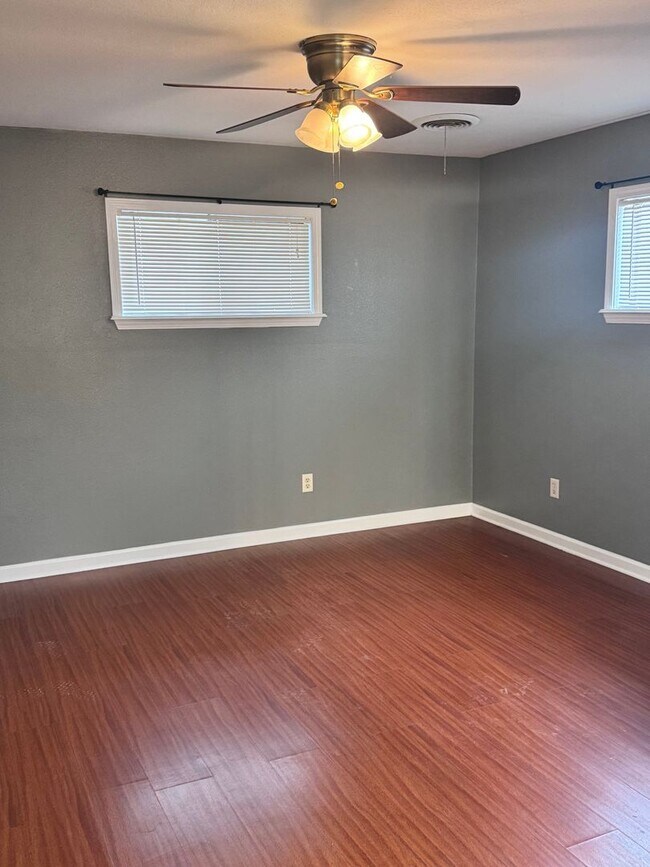 Building Photo - 3000 Springhill Rd