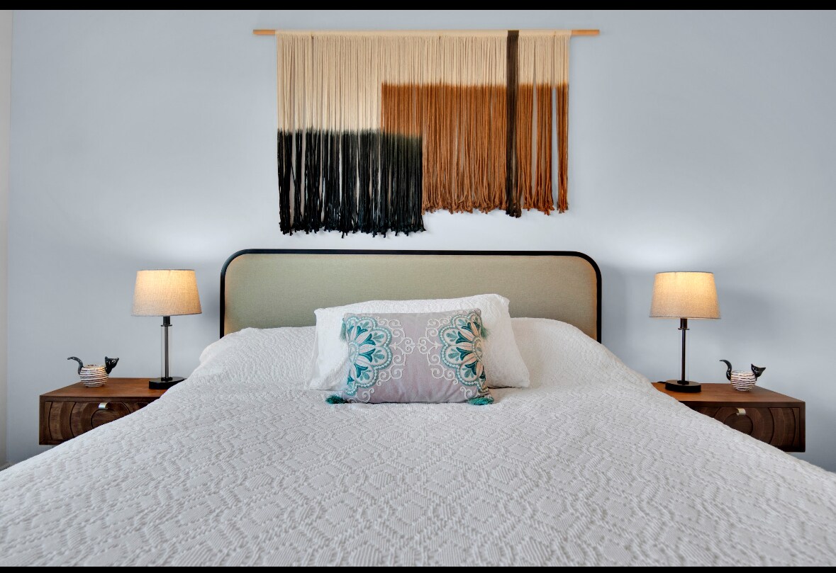 Building Photo - 9038 Henry Thoreau Rd