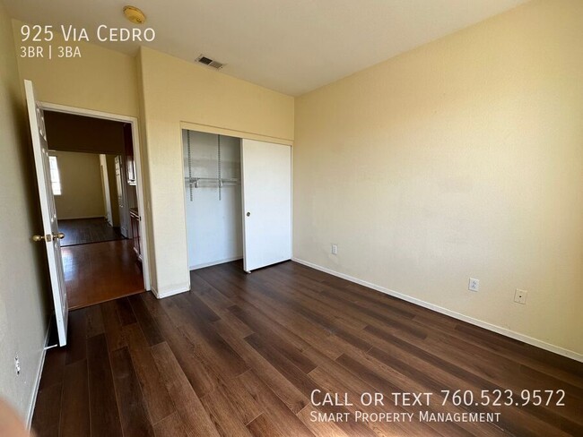 Building Photo - Beautiful Chula Vista 3bed+1 Loft, 2.5 bat...